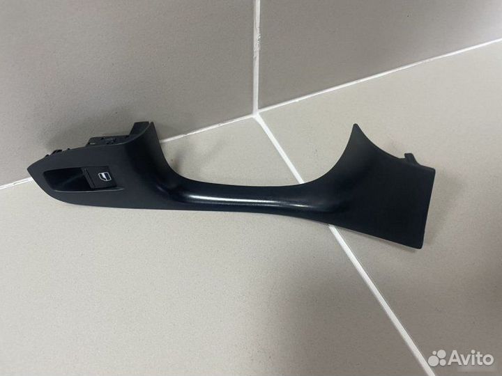 Накладка стеклоподъемника задняя правая Volkswagen