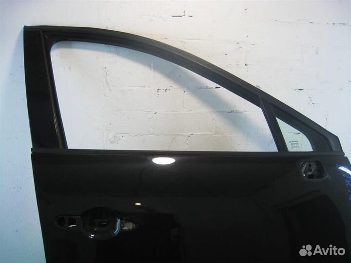 Дверь передняя правая Renault Scenic 3 (JZ) 2010