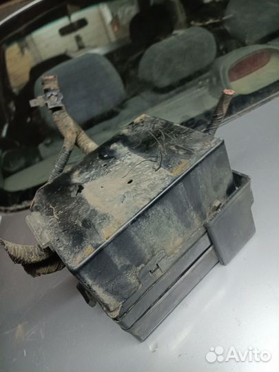 Корпус блока предохранителей Kia Spectra