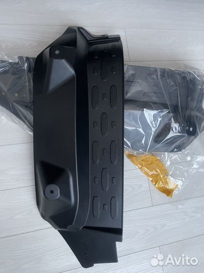 Продам накладки на задний арки на Танк 300