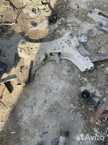 Подрамник перед renault fluence 1.6