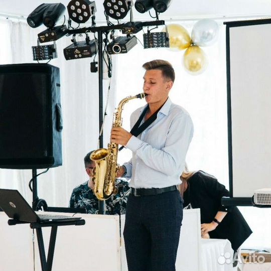 Саксофонист на мероприятие