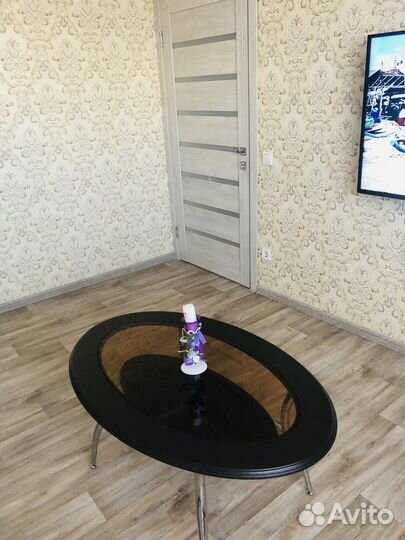 Стол журнальный стеклянный