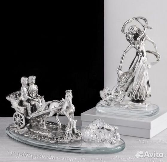 Статуэтка карета с влюбленными, 40х20х17
