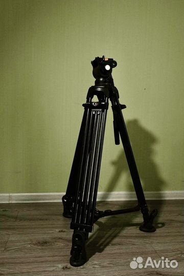 Штатив для фотоаппарата