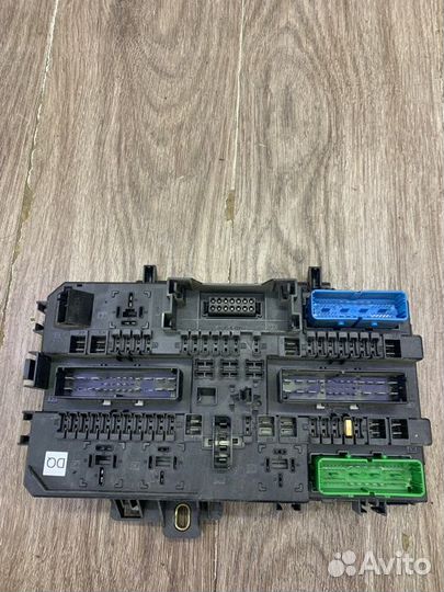 Блок предохранителей Opel Astra H универсал Z16XEP