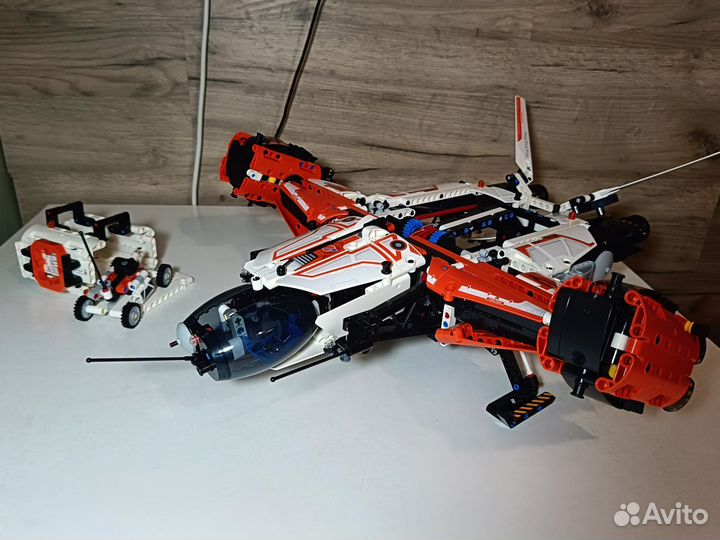 Lego technic 42181 Космический корабль