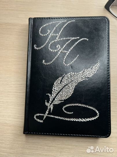 Инкрустация стразами