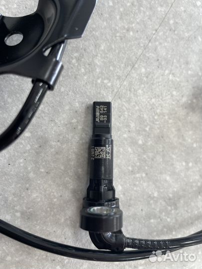 Датчик ABS передний левый Toyota Camry V70