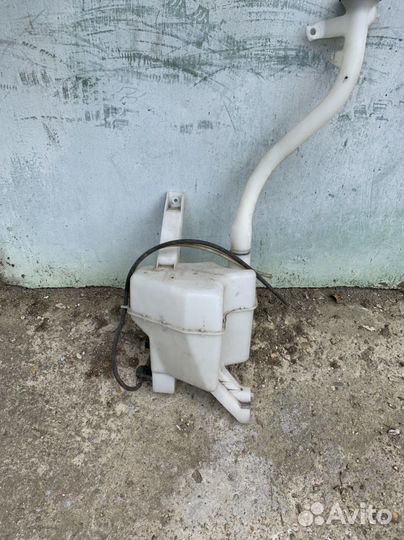 Бочек омывателя доя ниссан куб z12