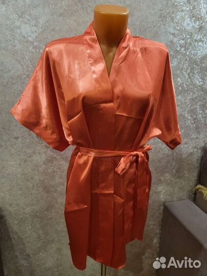 Халат женский шёлковый р-р 44-48