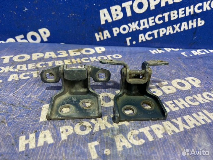 Петля двери Renault Logan 2 седан 2014