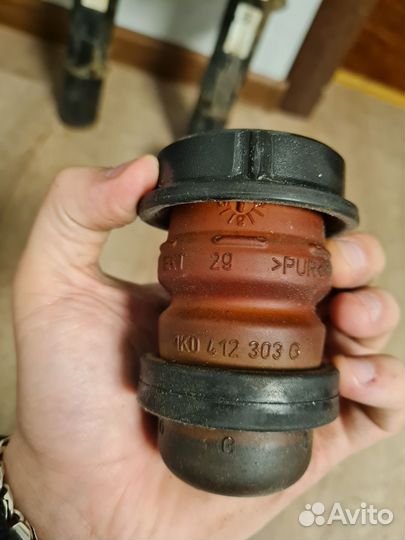 Амортизатор передний VAG