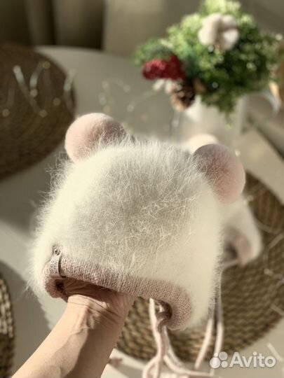 Шапка зимняя для девочки 1,5-2 года ручной вязки