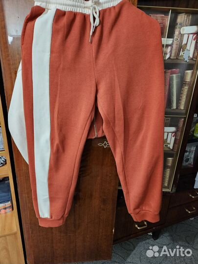 Спортивный костюм женский