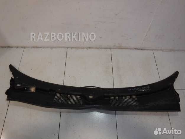 Водосток лобового стекла (жабо)