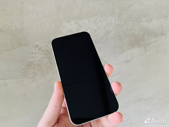 iPhone 12, 64 ГБ