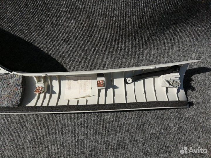 Обшивка стойки салона передняя правая Ford Kuga