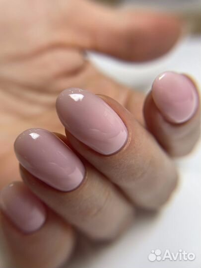 Модель на маникюр