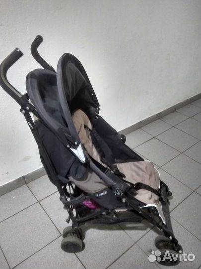 Коляска Макларен. Есть зонтик
