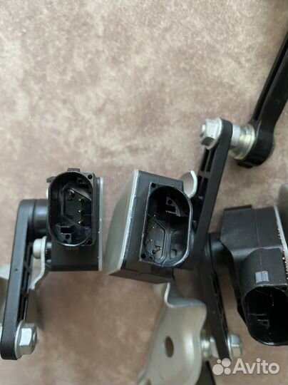 Датчик положения кузова VAG VW audi