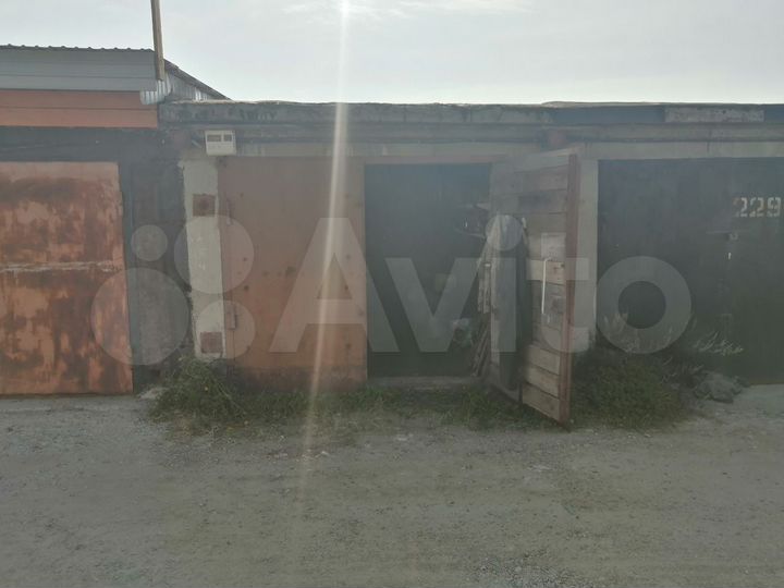 Гараж, > 30 м²