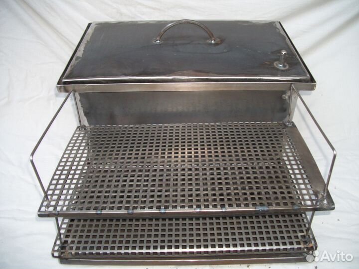 Коптильня с гидрозатвором новая