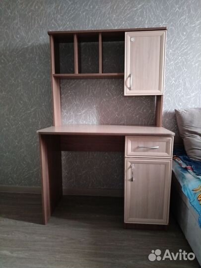 Продам письменный стол