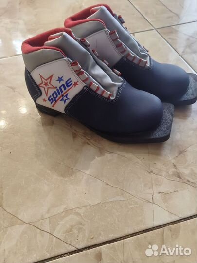 Лыжные ботинки