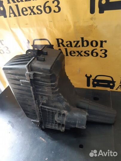 Корпус воздушного фильтра Citroen С 5 2.0