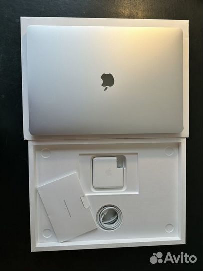 Macbook pro 16 i9 32gb 5600m