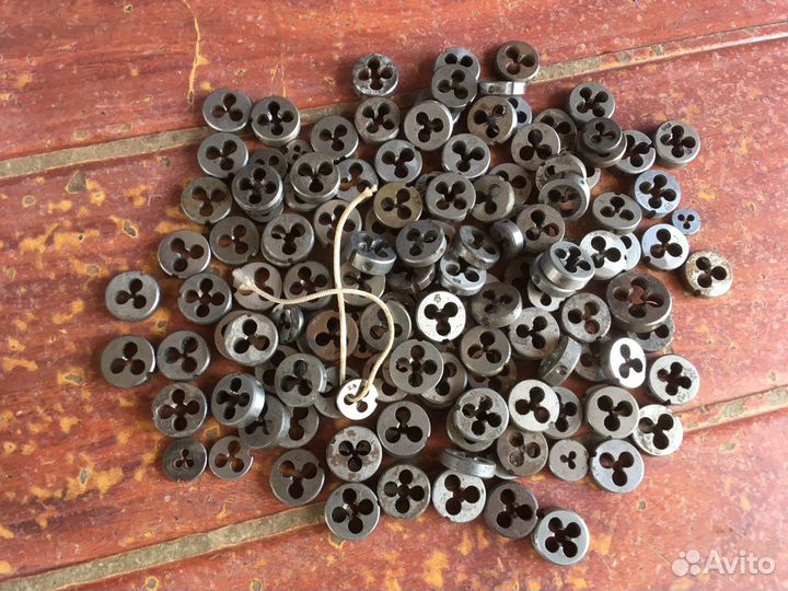 Плашки СССР М2,5;М3;М3,5 М4;М5;М6;