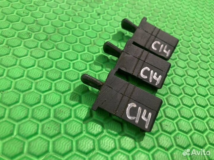 Заглушка в двигателе Volkswagen Touareg 7L6 7L7