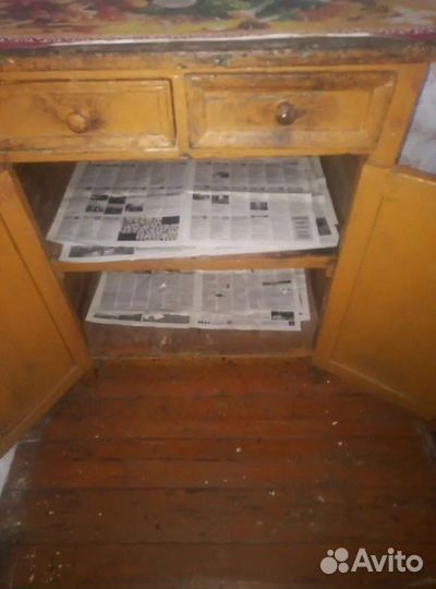 Кухонный стол