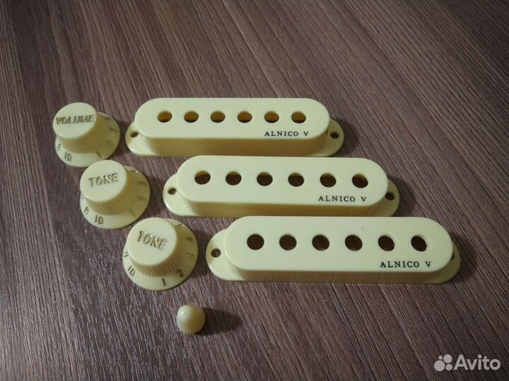 Крышки для звукоснимателей Alnico V