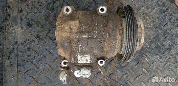 Компрессор кондиционера Kia Spectra