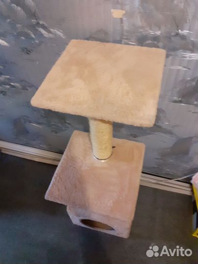 Домик для кошки с когтеточкой бу