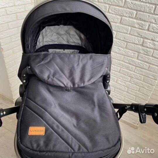 Коляска новая