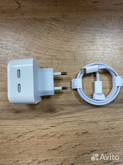 Зарядка на iPhone быстрая