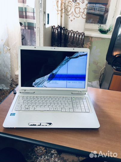 Toshiba L775 17,3 Geforce gt525M