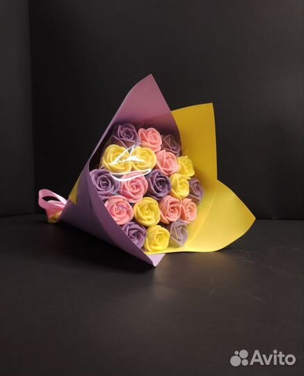 Розы из Белого Шоколада - 19 шт в Букете