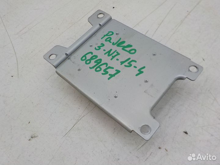 Блок управления подушками безопасности Mitsubishi