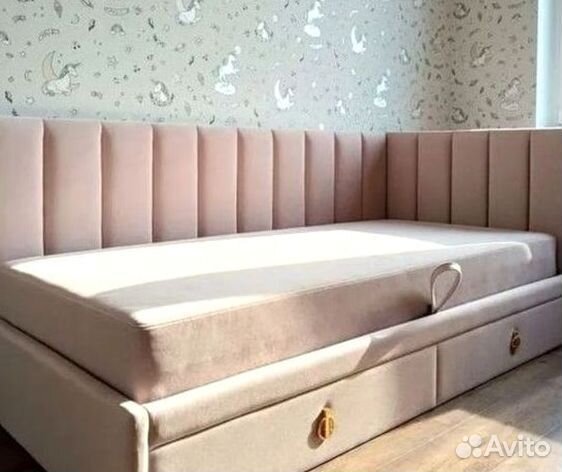 Кровать детская с мягкой спинкой