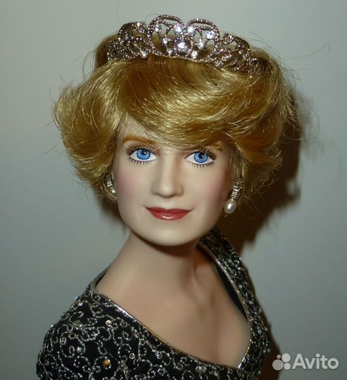 Фарфоровая кукла Франклин Минт Диана