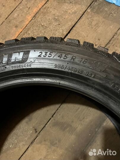 Michelin X-Ice North 4 235/45 R18 98Y