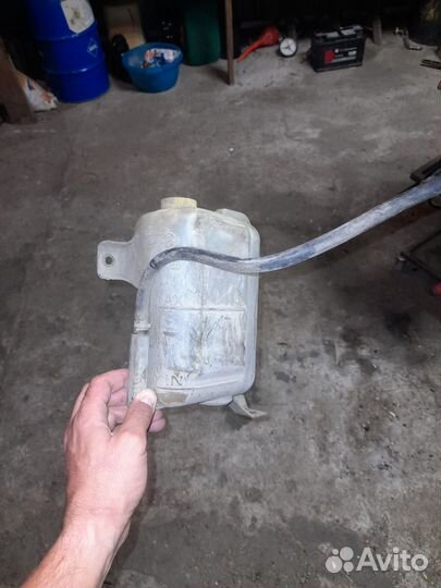 Расширительный бачок nissan pickup d21