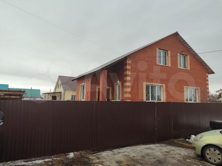 Дом 200 м² на участке 7 сот.