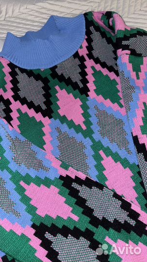 Свитер женский