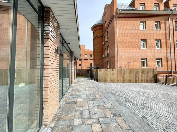 Под ресторан, медцентр, выставочный зал 200 м²