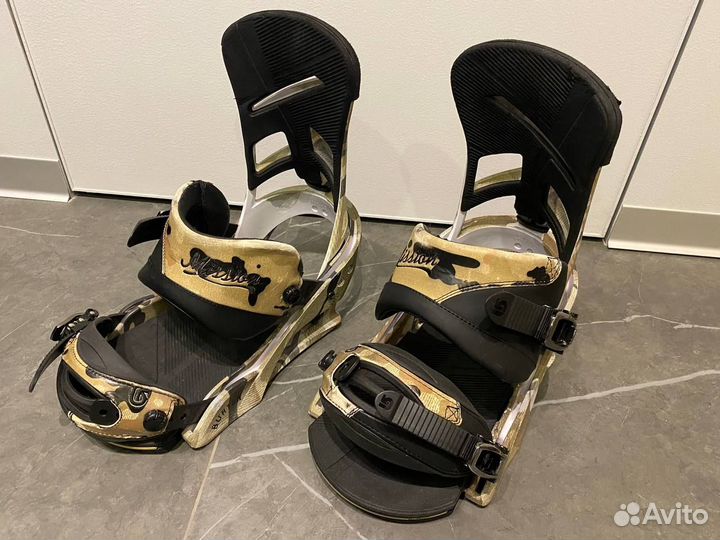 Крепления для сноуборда Burton Mission L